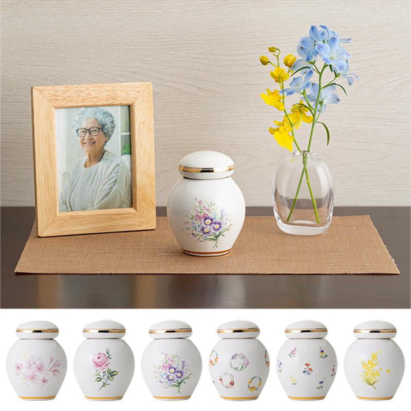 陶器製 ミニ骨壷 花ポット モチーフが選べる・てのひらに包むと