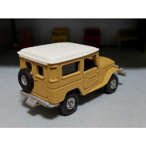 新品 トミカくじ13 昭和のトミカ トヨタ ランドクルーザー(40型）艶