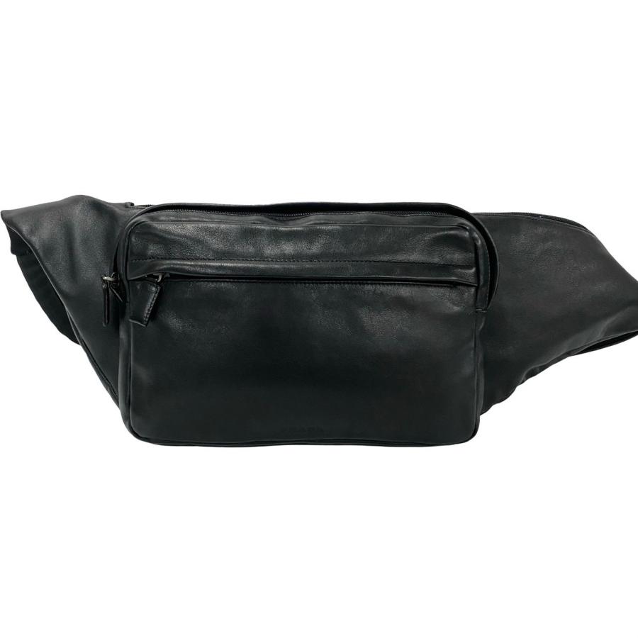 PRADA（プラダ） ほぼ未使用 希少品 ロゴ レザー 本革 ナイロン ボディ