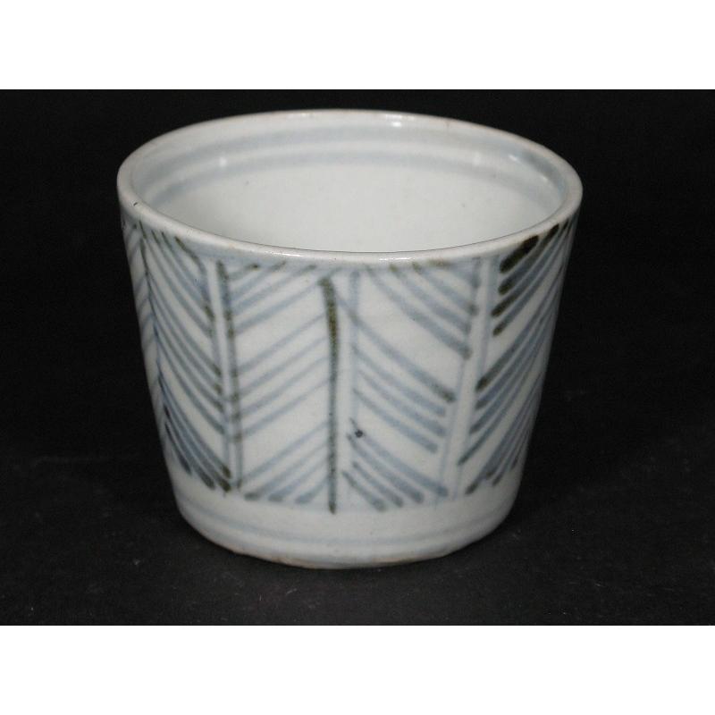 古伊万里 染付 矢羽根文 見込み岩波文 蛇の目高台 蕎麦猪口 (11) : SK