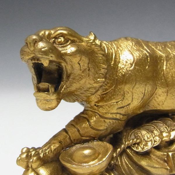 銅器 財源虎 置物 6.5cm 風水 開運 縁起物 トラ 寅 干支 : 仏像と