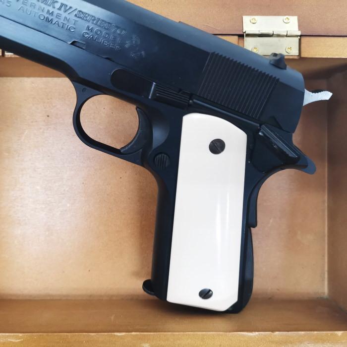 ☆ アルタモント COLT M1911A1 ガバメント用 アイボリー調グリップ