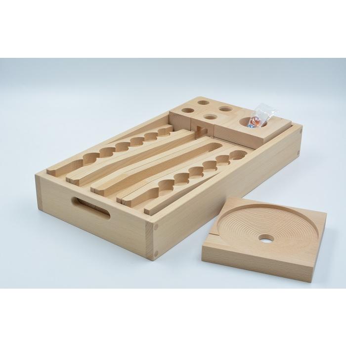 小さな大工さん ビー玉ころがし50-7の半分の箱に入ったレールセット