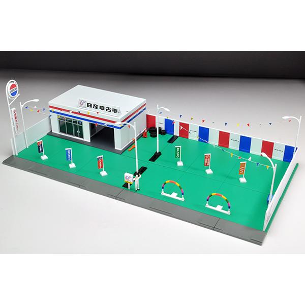 TOMYTEC トミカラマヴィンテージ 04d 中古車店（日産中古車