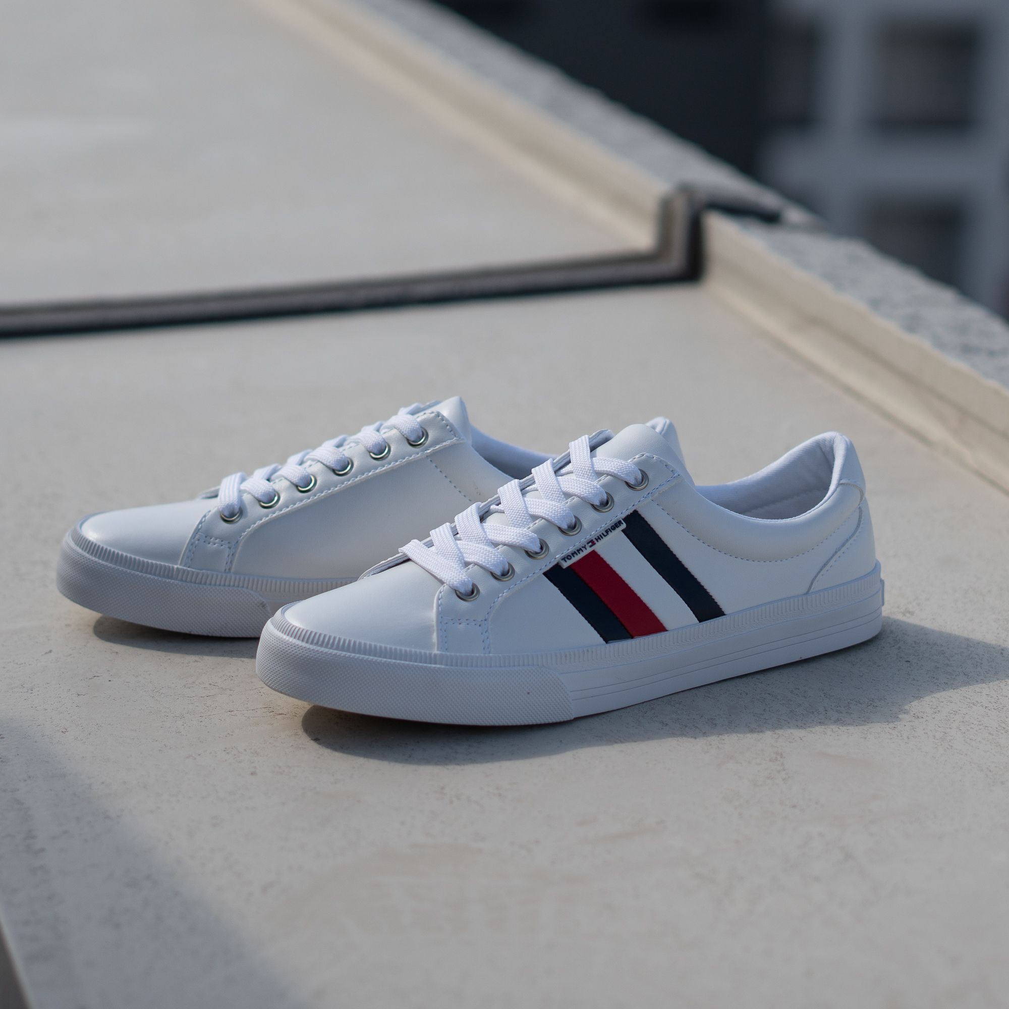 TOMMY HILFIGER(トミー ヒルフィガー) LIGHTZ ホワイトマルチ / TOMMY