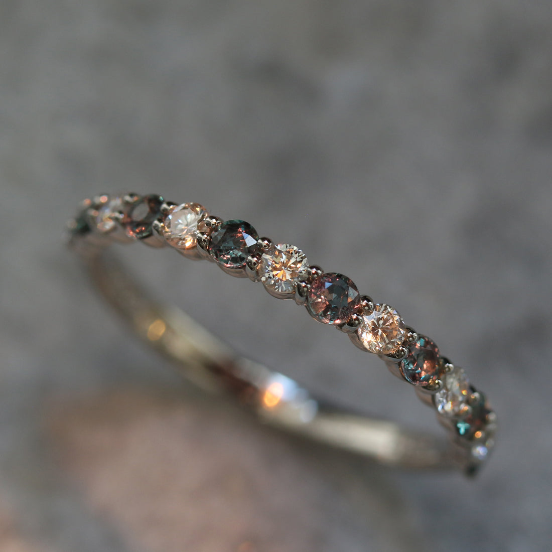 アレキサンドライト ハーフエタニティリング PT – JaMais Jewelry