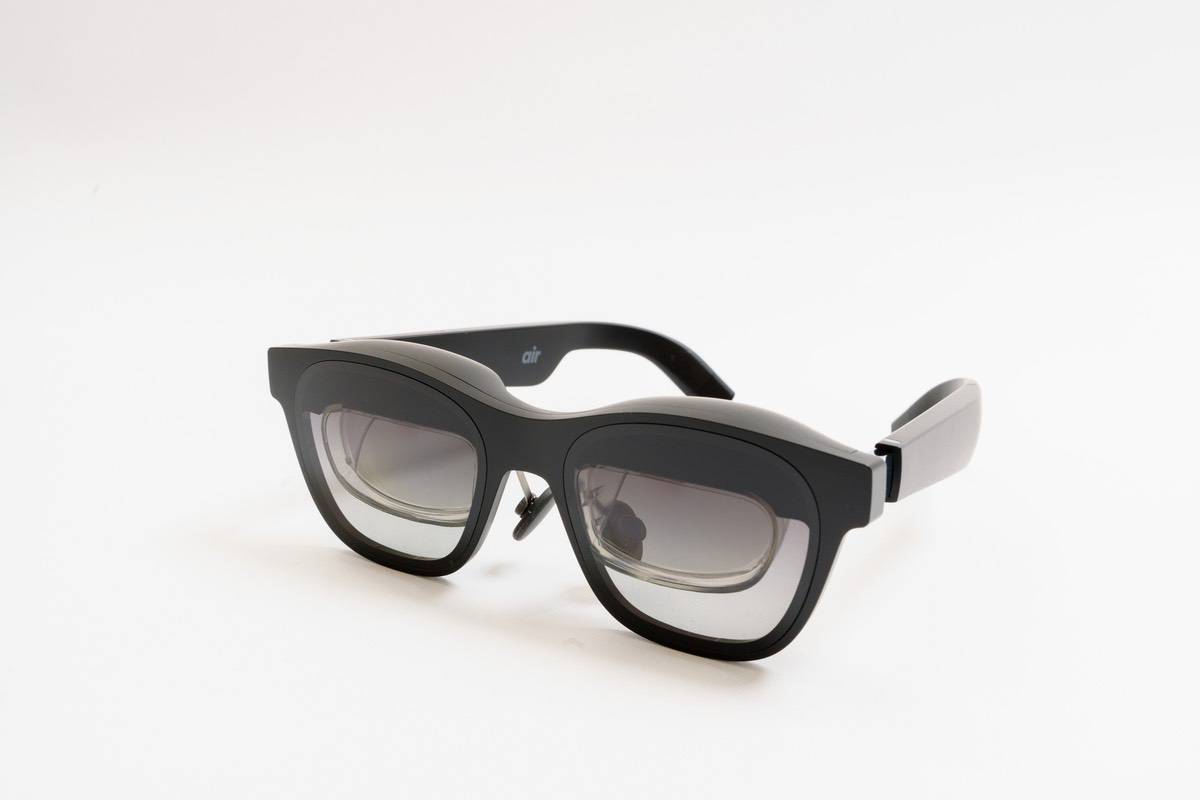 XREAL Air レビュー | 世界観が変わる！手軽に持ち運べる130インチ