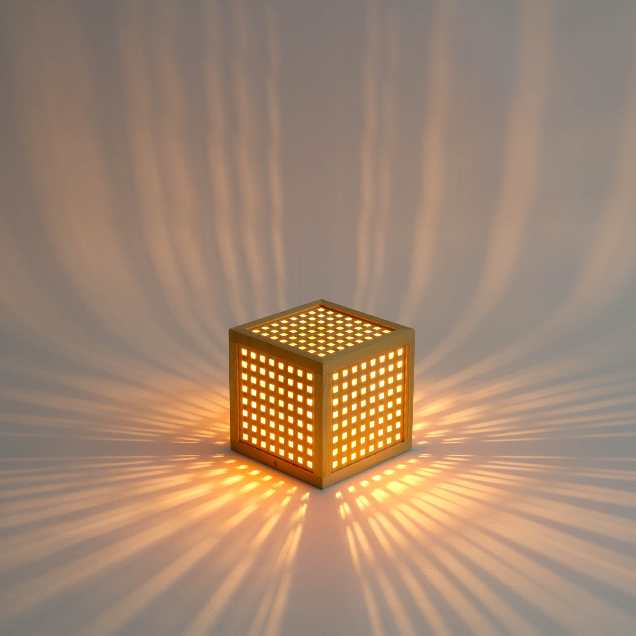 組子細工ランプ(横置き、縦置き両方出来ます。) 組子細工ランプ(横置き