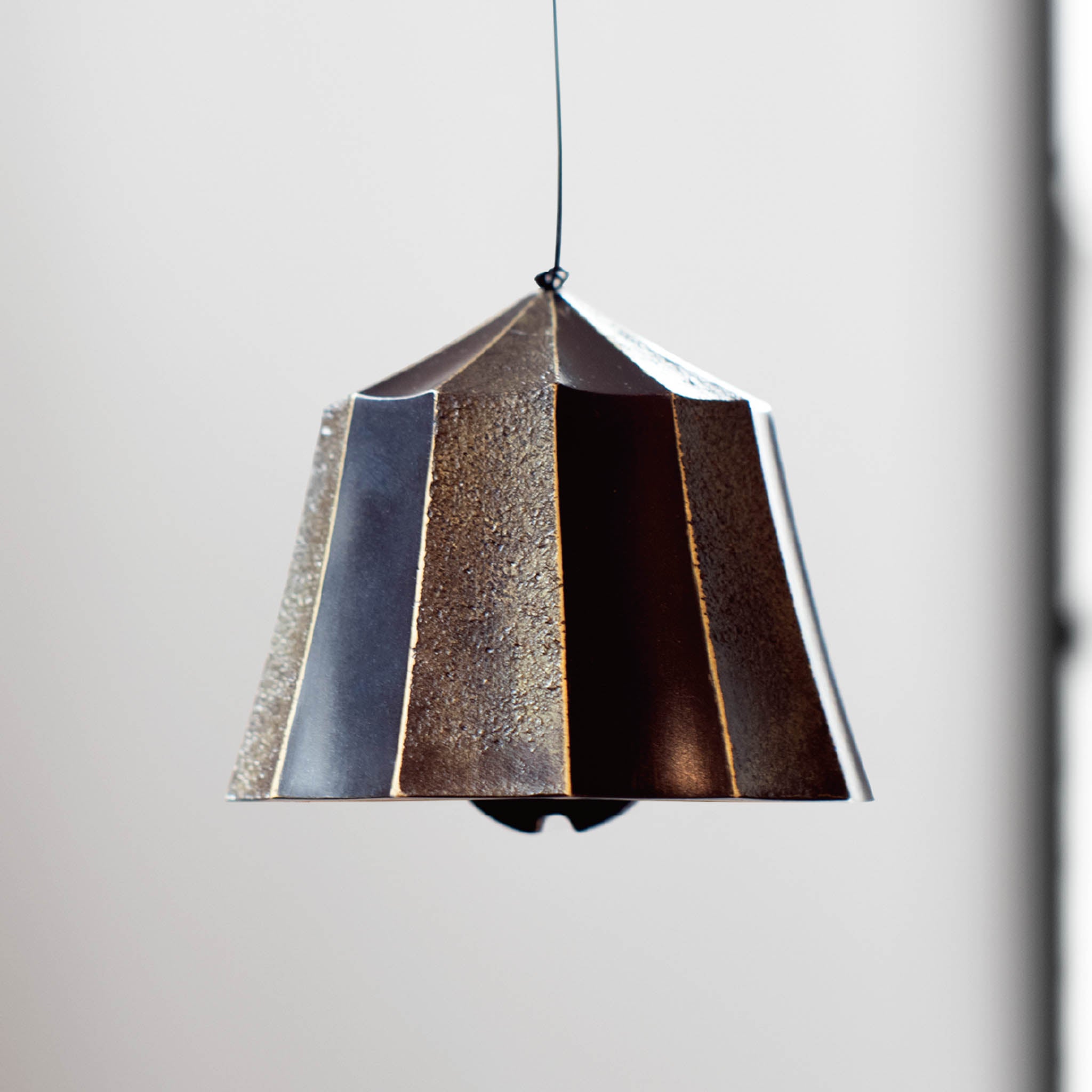 高岡銅器 風鈴 | Circus | 古手色 Furuteiro Brown | 喜泉