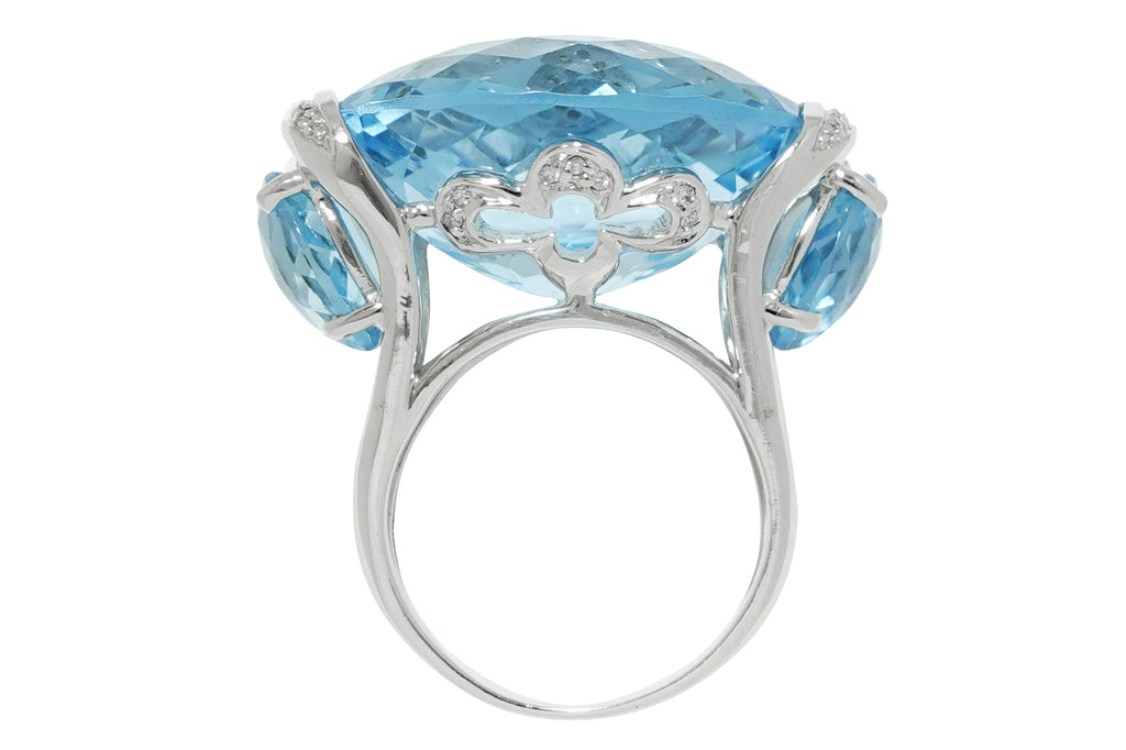 Blue Topaz K18WGブルートパーズ ダイヤモンドリング (NO.304784