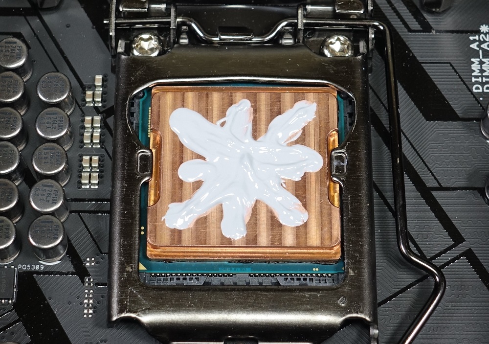 Core i9 9900Kの殻割りクマメタル化＆銅製IHSの冷却性能を検証 | 自作