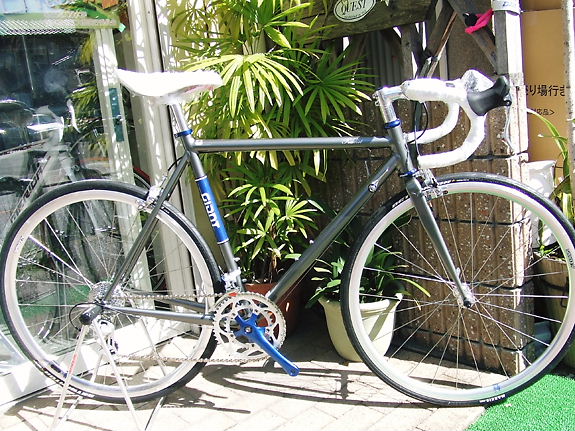 新入荷 2011年モデル GIANT TRADIST D | QUEST-PRESS