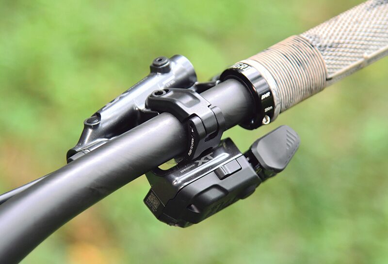 今年、MTB界隈で最大の話題となった電動無線変速システム SHIMANO