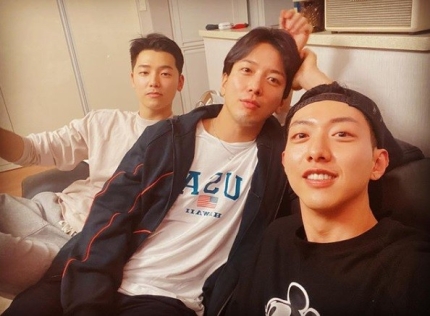 ジョン・ヨンファ＆イ・ジョンシン＆カン・ミンヒョク、久しぶりの