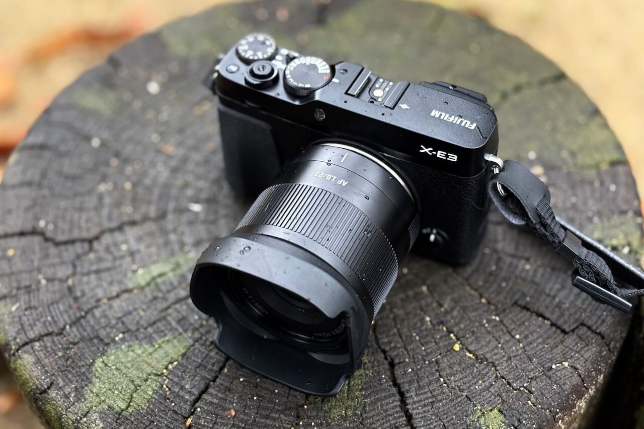 XマウントのFUJIFILMユーザーなら一本持っておいて損はない、2万円