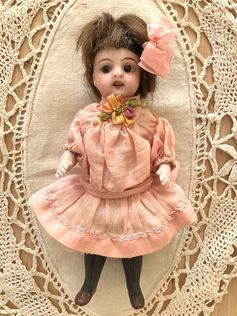 ジャーマンアンティーク シモン・ハルビックのミニョネットビスク