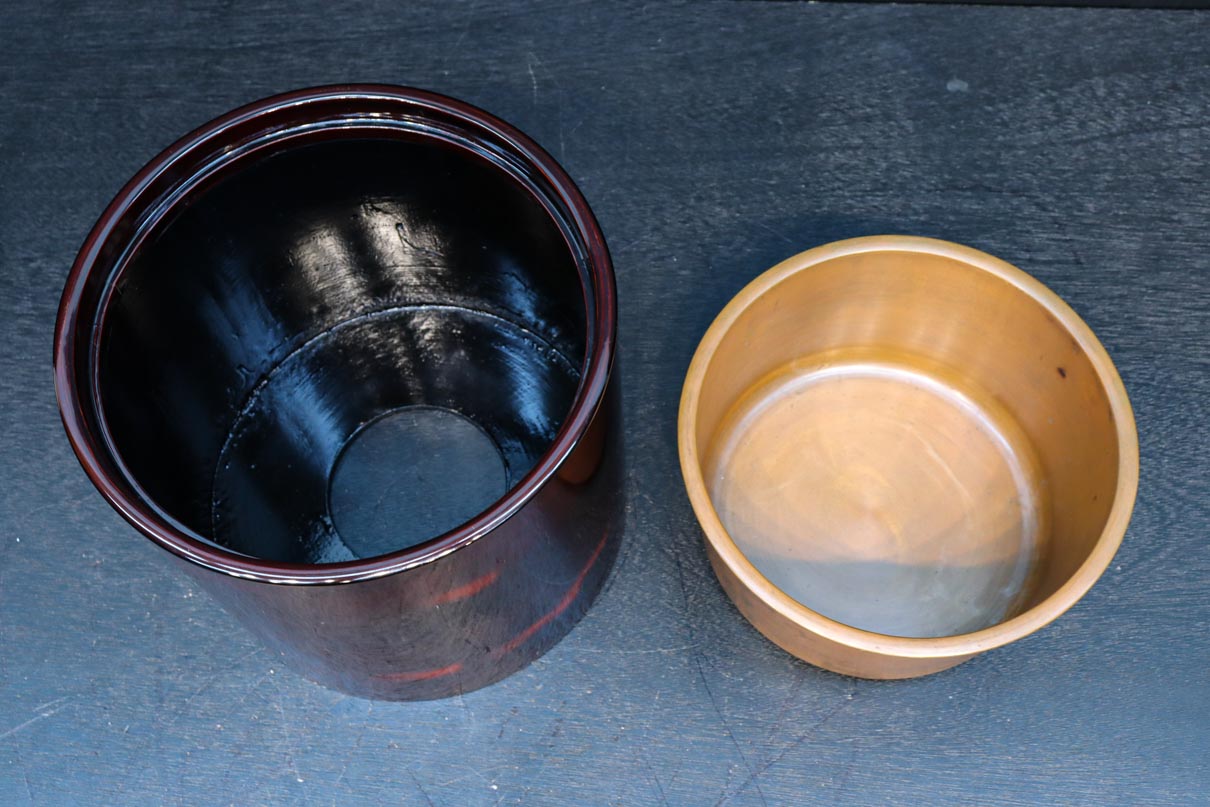 美しい艶色をした漆塗りの木製手あぶり火鉢 DC8742 在庫1個 – 古福庵