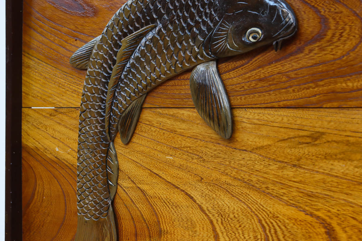 幅1989ミリ 優雅に泳ぐ鯉の姿が風流な長尺欄間 EZ2690 – 古福庵