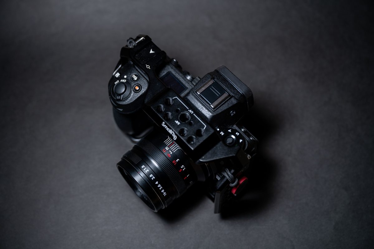 コスパで選ぶ、はじめての単焦点MFレンズ「Brightin Star 55mm F1.8