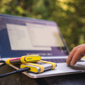 ついに日本で発売されたソニーの堅牢性と高速性を兼ね備えたポータブル