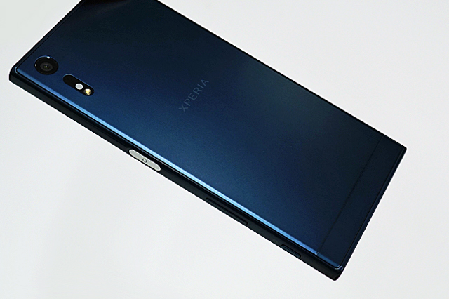 グローバルモデル「Xperia XZ Dual F8332」の外観ファーストインプレ