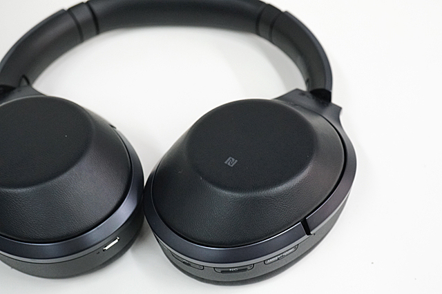 強烈なノイズキャンセリングと周囲の音を操れる便利機能、そして高音質