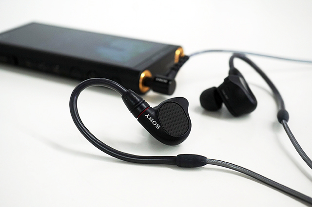 ハイレゾ音源やバランス接続を備えるウォークマンにようやく叶う