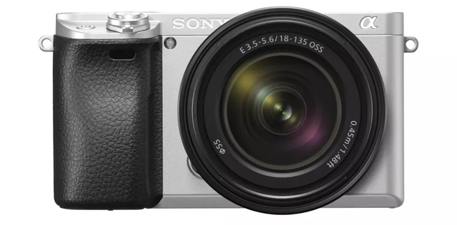 海外でAPS-C対応レンズとして E 18-135mm F3.5-5.6 OSS「SEL18135」を