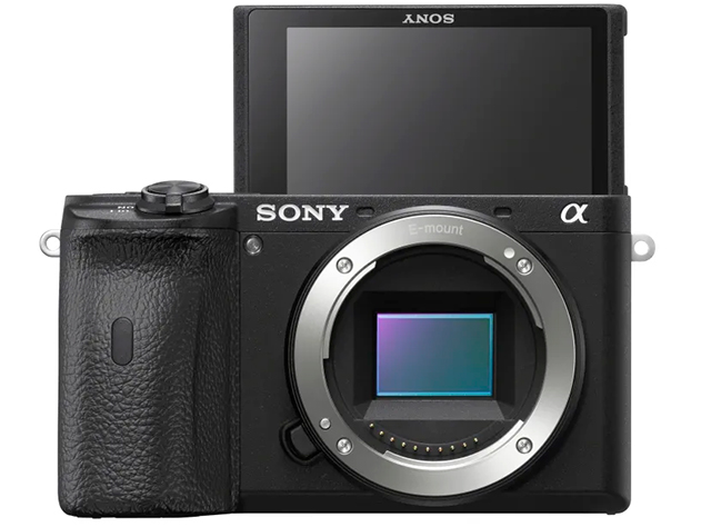 光学式ボディ内手ブレ補正と大容量バッテリーを搭載したコンパクト軽量