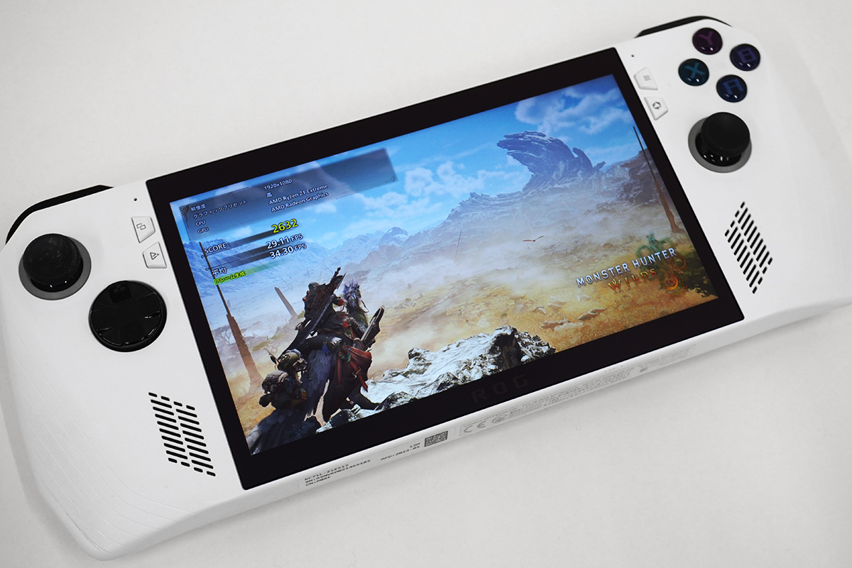 手持ちPCを使って「モンスターハンターワイルズ ベンチマーク」をして