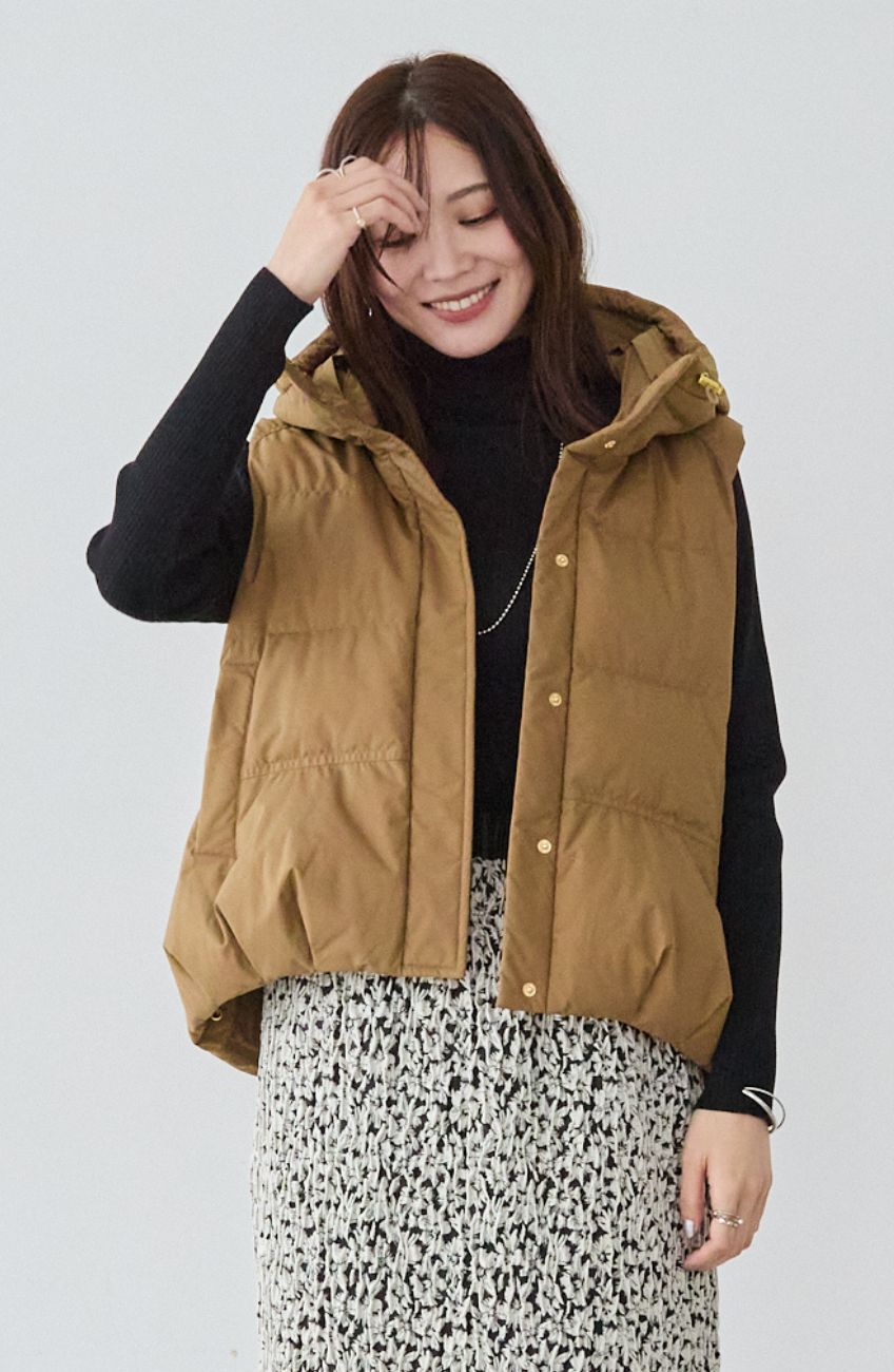 エアリーフードピュアダウンベスト｜FURRY、REYELL公式通販サイト kuih