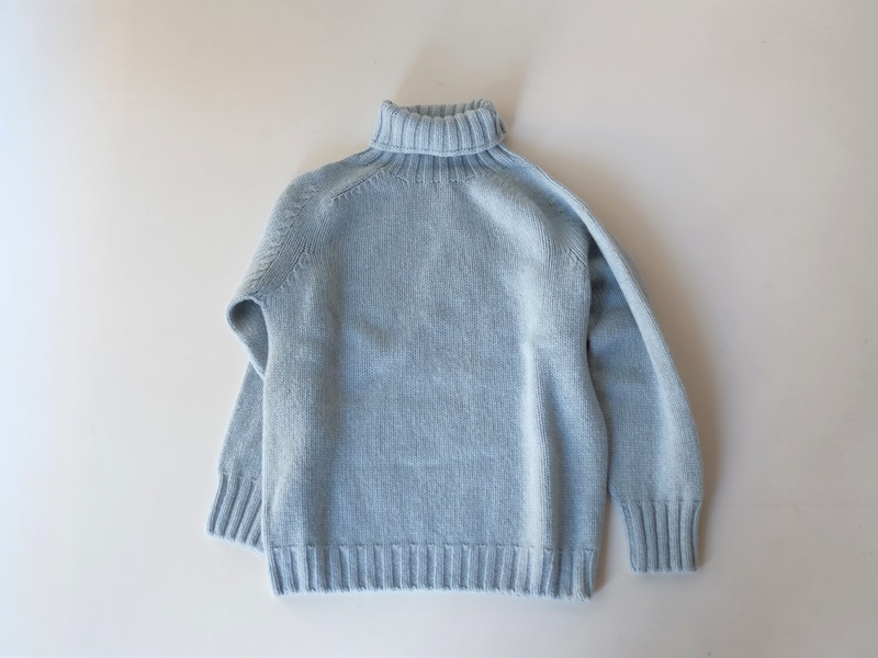 柔らかくて軽くて暖かい「Harley of Scotland」 のラムウールセーター