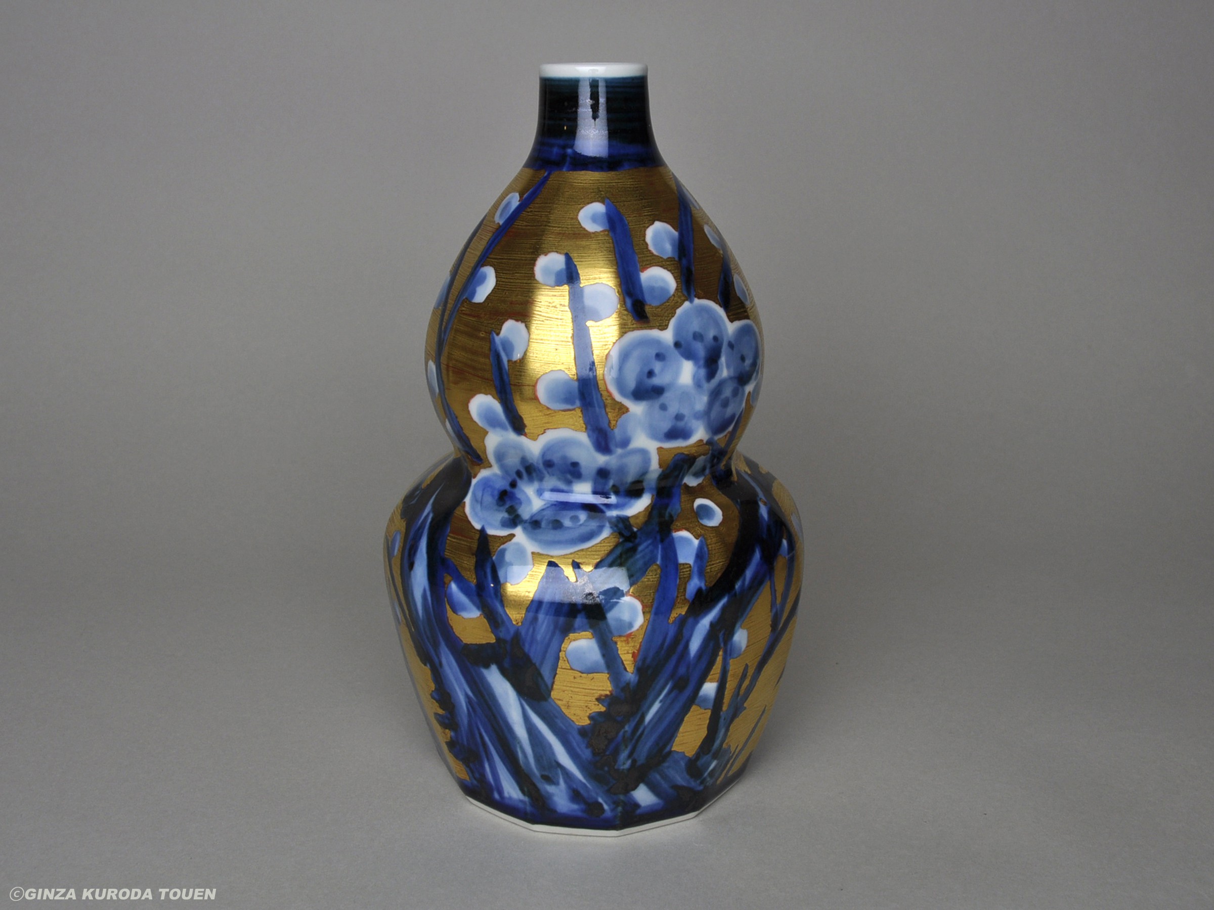 近藤悠三 梅染付金彩瓢壷 | 銀座 黒田陶苑