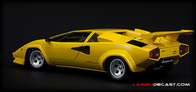 The 1/18 Lamborghini Countach LP500S from Kyosho, a review by