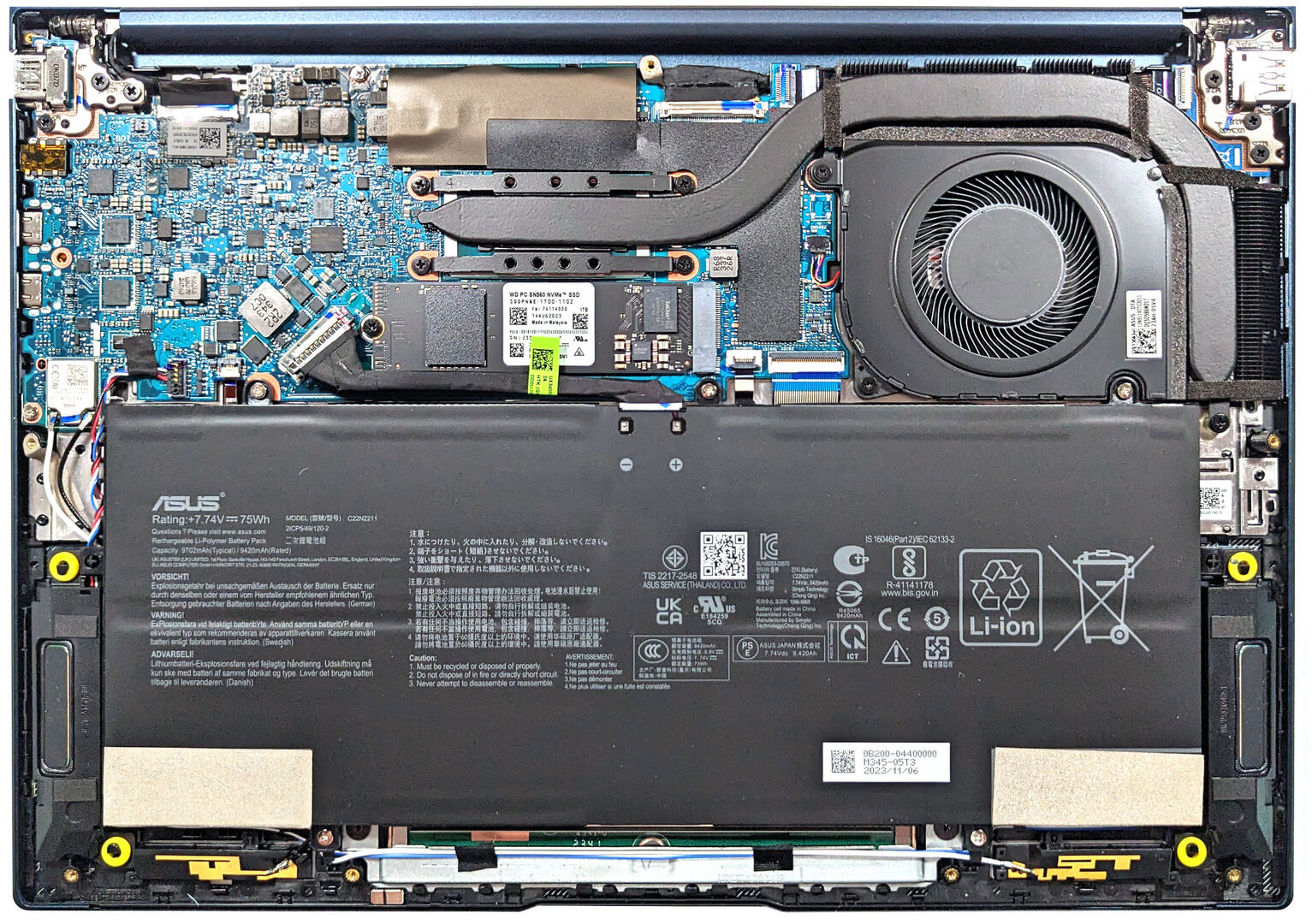 ASUS Zenbook 14 OLED (UX3405)の開け方 - 分解とアップグレード