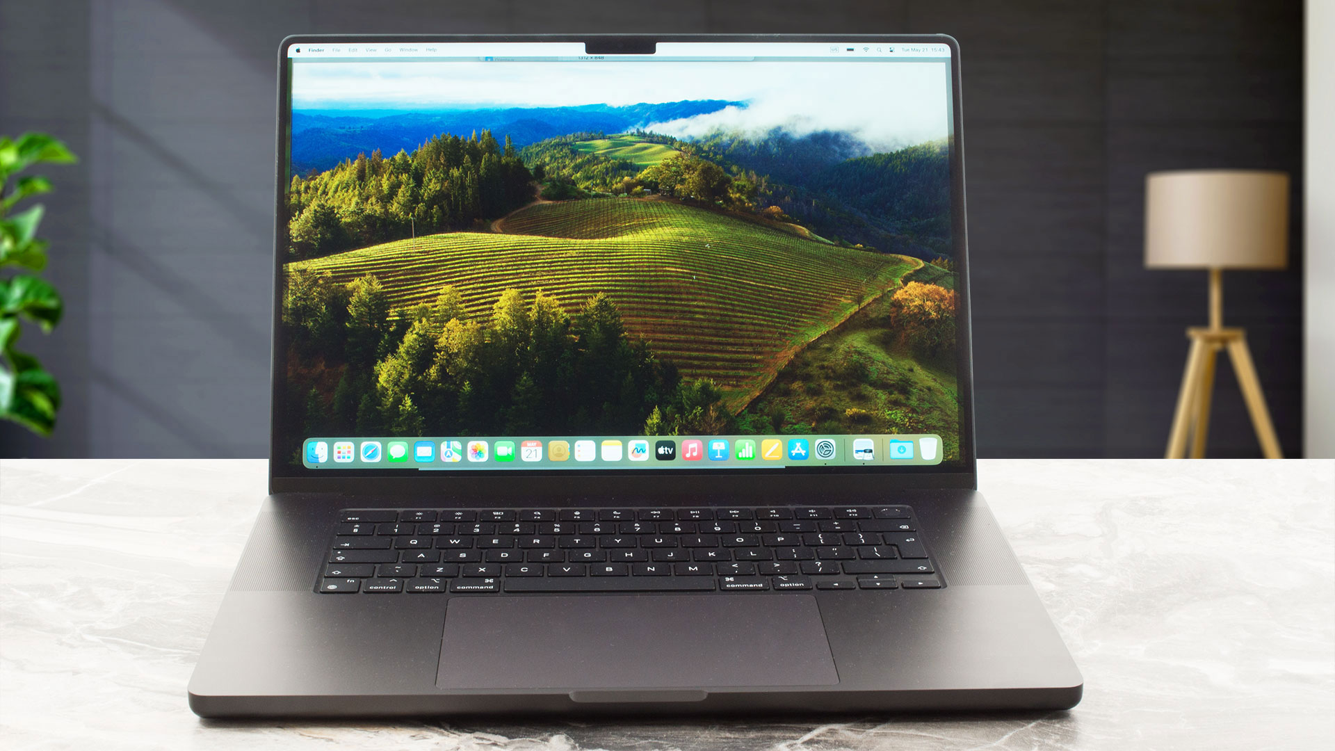 Apple MacBook Pro 16 (M3 Pro / Max)レビュー - 驚異的なディスプレイ