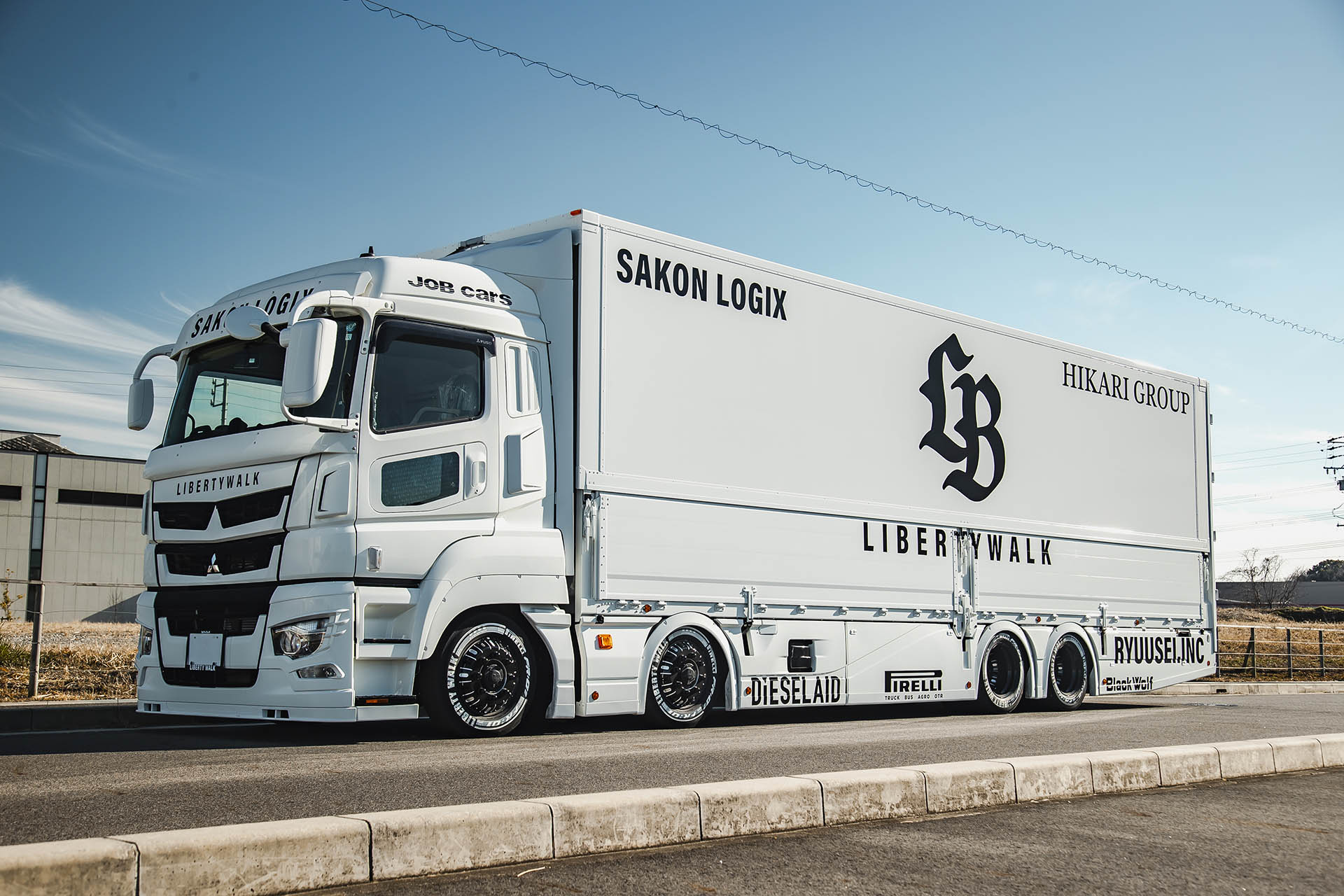 LB-TRUCKS Mitsubishi Fuso SUPER GREAT - LIBERTY WALK | リバティー