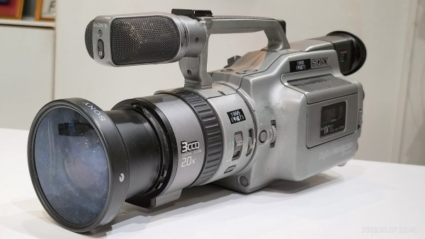 1995/平成7/SONY/DCR-VX1000/DVカメラ一号機/デジタルハンディカム