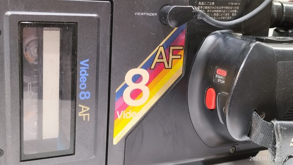 1985/昭和60/SONY/CCD-V8AF/初代8ミリビデオカメラCCD-V8のAF追加版