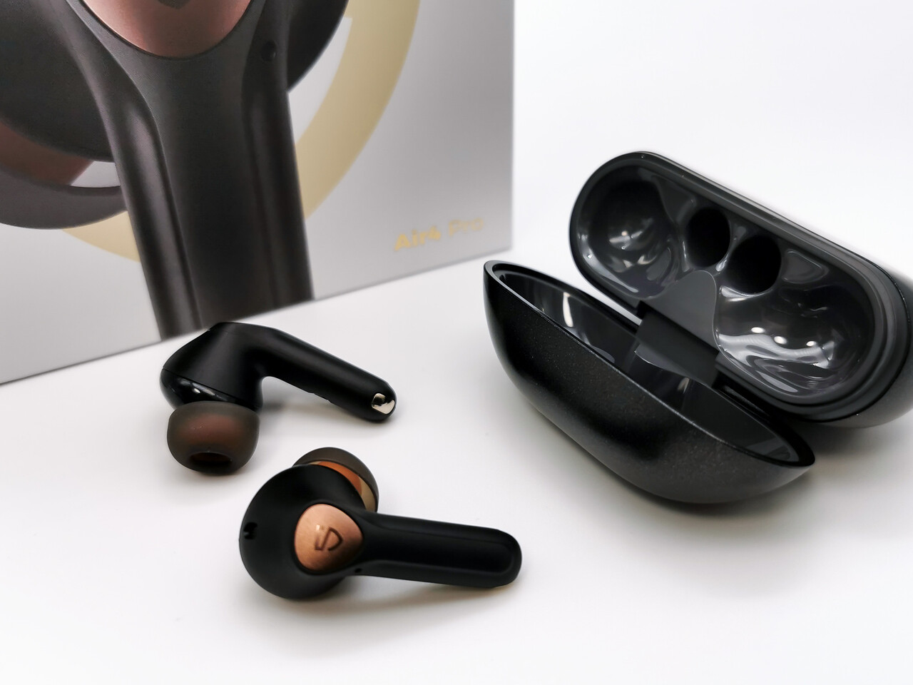 SOUNDPEATS Air4 Pro」 大人気Air4シリーズに「全部入り」のProモデル