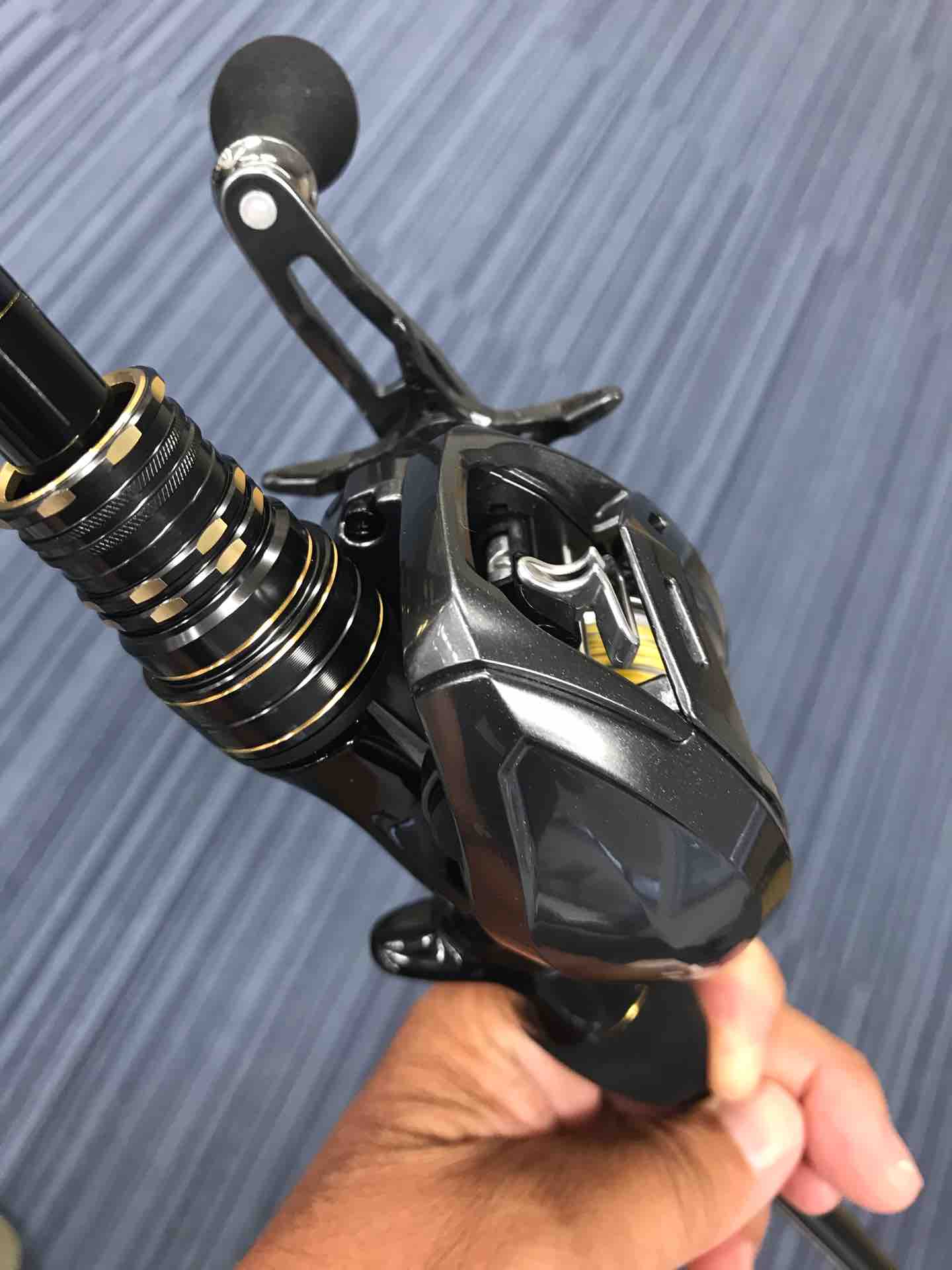 アドミラA】は軽い・強いアルミボディー採用で160g!!待望の手巻き