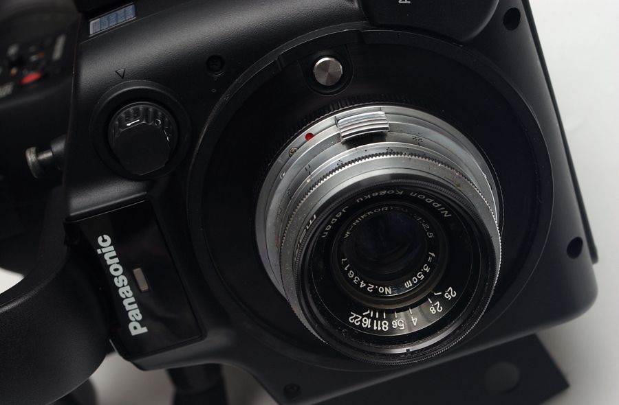 マイクロ－フォーサーズ動画専用機パナソニックAG-AF105にマウント