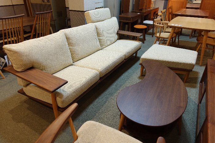 柏木工・シビルソファ3PWとシビルオットマンCL65RK : 住賓館(じゅう