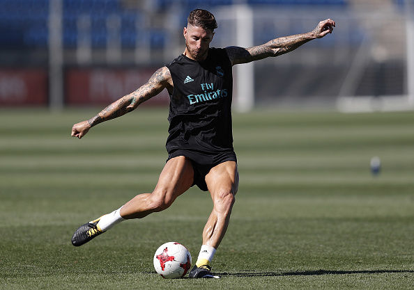 セルヒオ・ラモスの左右モデル違い着用スパイクを考察 : Kohei's BLOG