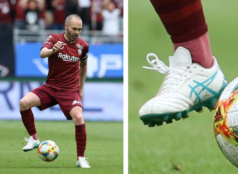 イニエスタの特別仕様スパイク、アシックス「DSライトX-FLY4」白緑を