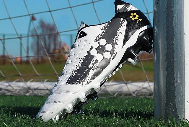 SFIDA(スフィーダ)の新型サッカースパイクが登場！「PIONIERE HG KL