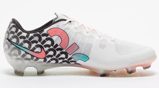 追記】ナイキ「マーキュリアルエアズームウルトラSE FG」が日本でも