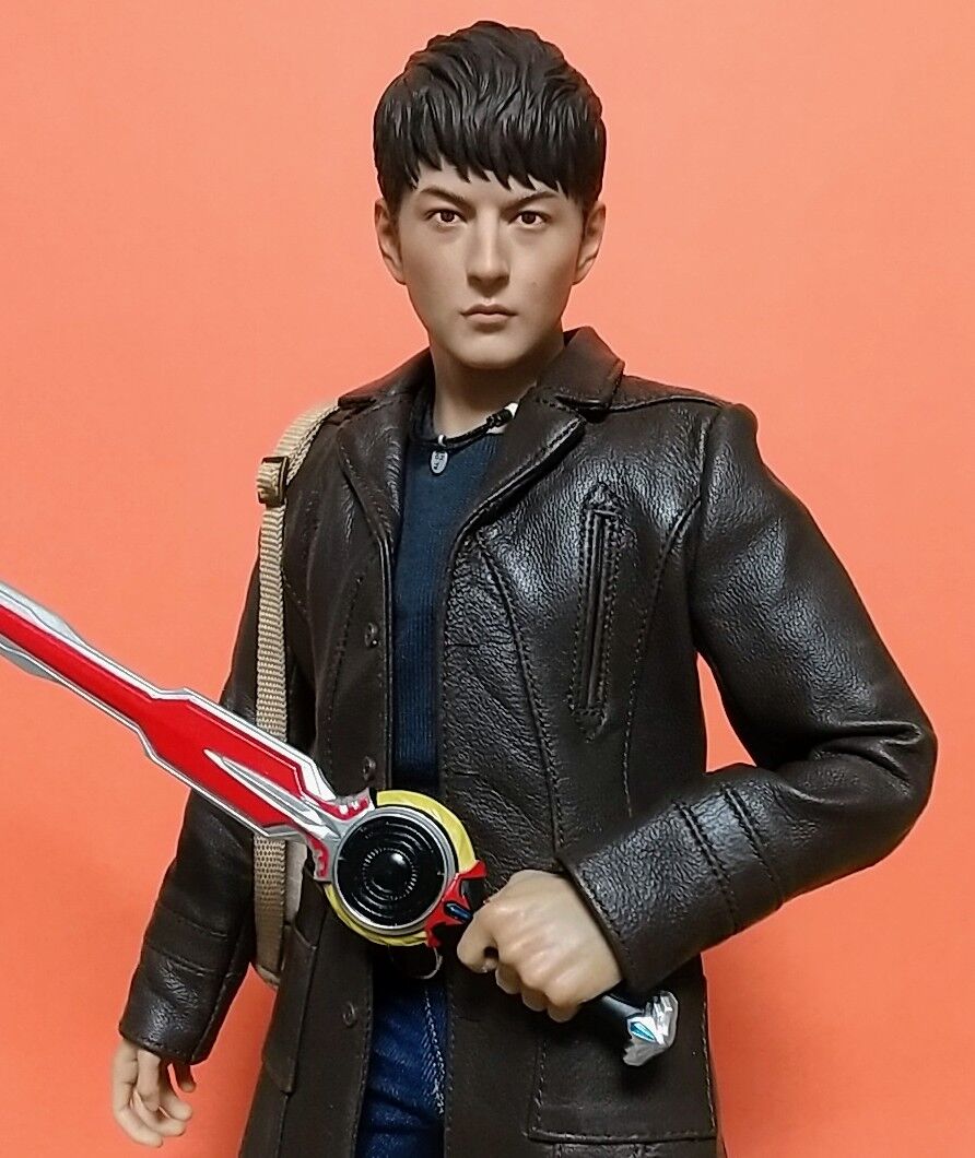 ウルトラマンオーブのクレナイガイの1/6スケールフィギュア】BLADE