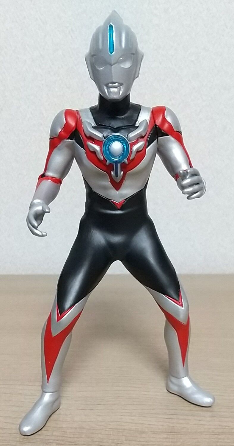 オーブオリジンのプライズフィギュア】ウルトラマンオーブ 英雄勇像