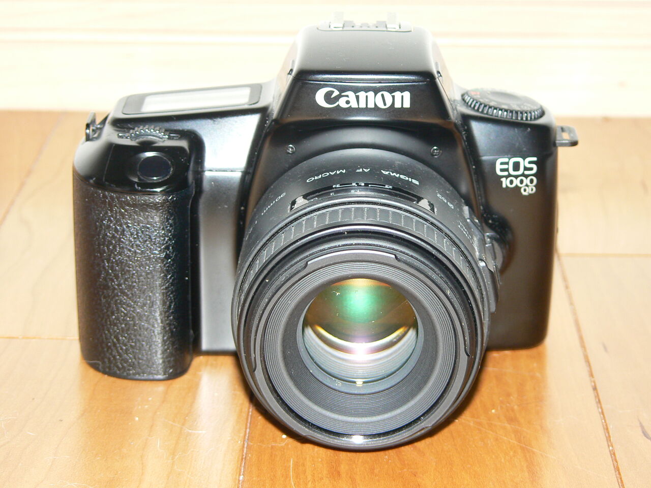 第344回目 EOS1000QD : ポンコツとうさんの「カメラの写真」
